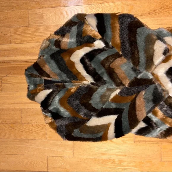 Chevron Pattern Faux Fur Jacket - Picture 3 of 3